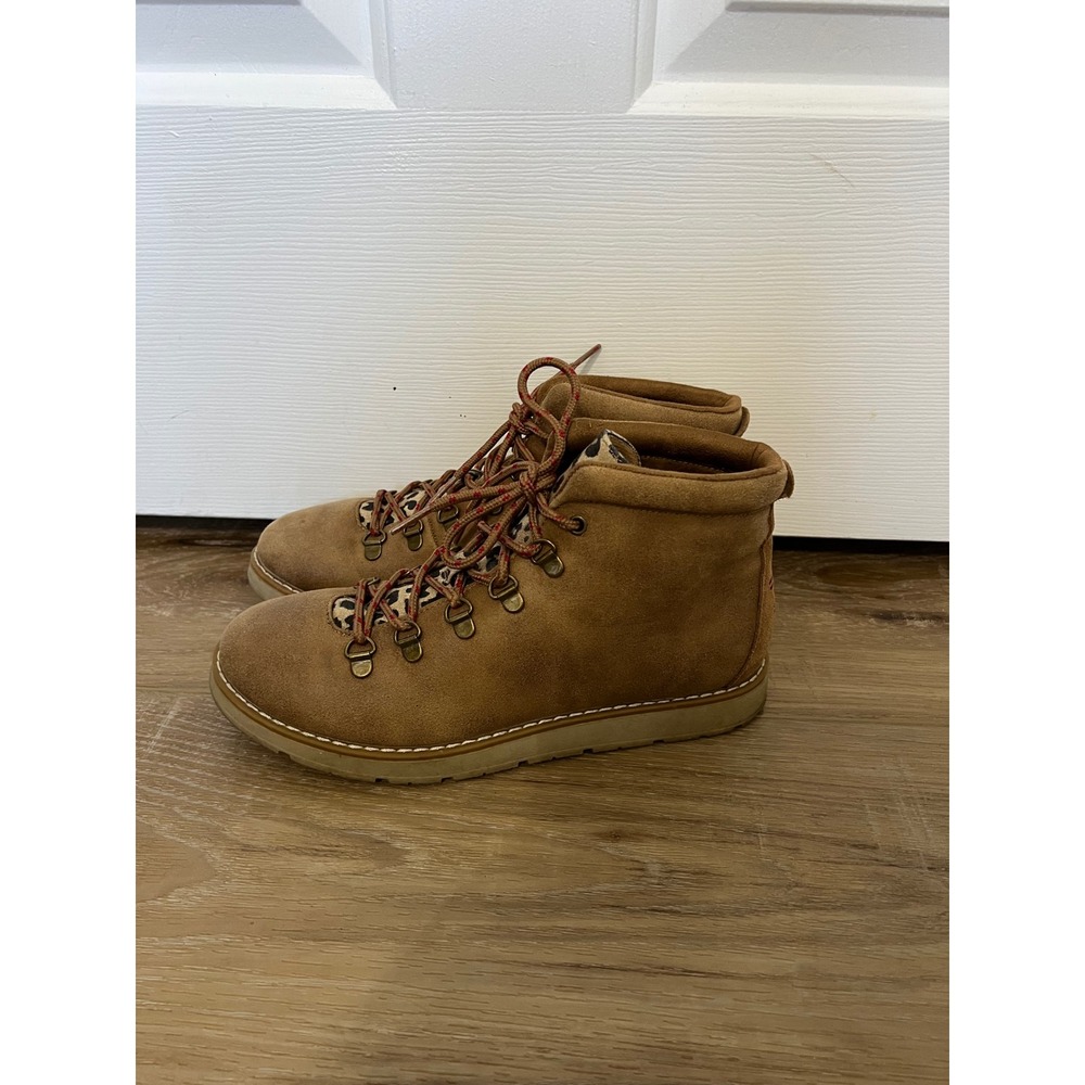 BOBS from Skechers Alpine Mt Gato Tan Leopard Print Hiking Boots 34324 Womens 8